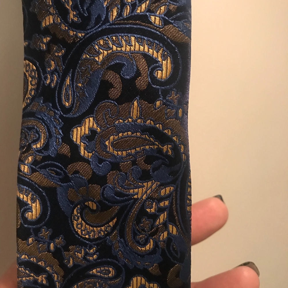 Paisley Print Tie and pocket square NWT